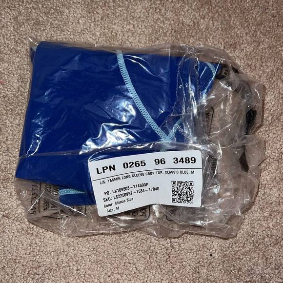 New Fabletics Yasmin Long Sleeve Crop Athletic Top Blue size M - Picture 3 of 7